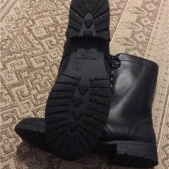 Girls Time and Tru Combat Boots size 6 - Picture 6 of 6